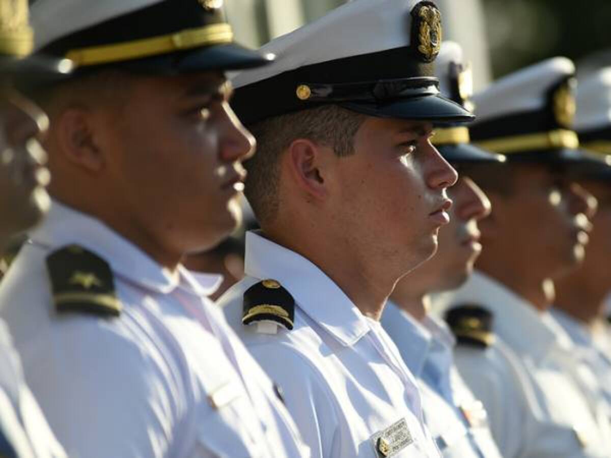 La Armada empezó a movilizar ayudas por el Pacífico