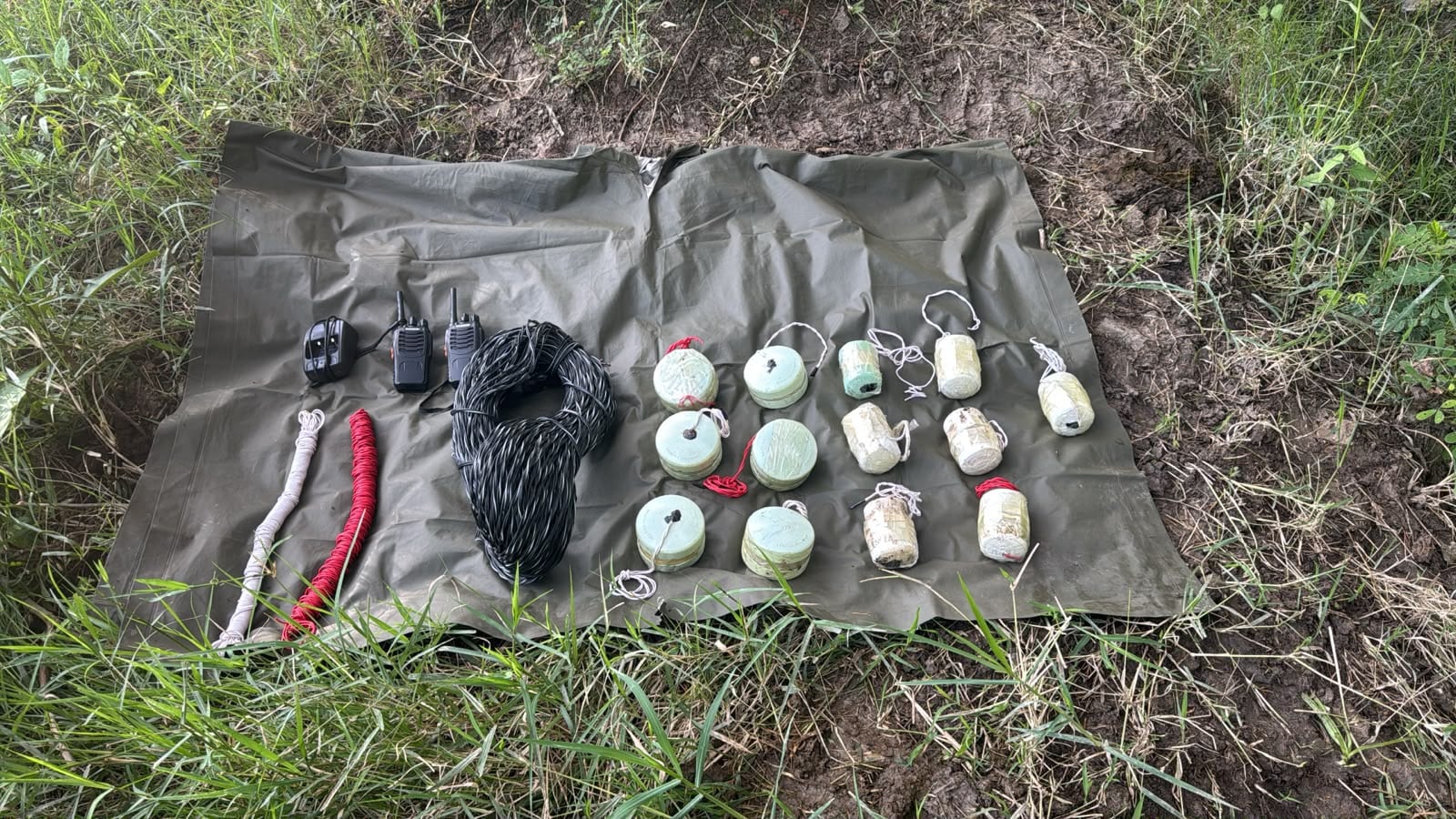 Hallan 13 minas antipersonales del ELN en zona rural de Toledo, Norte de Santander. / Foto: Ejército.