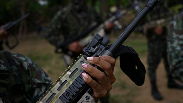 Alerta por explosivos en colegio en Amazonas: disidencias de ‘Iván Mordisco’ estarían detrás