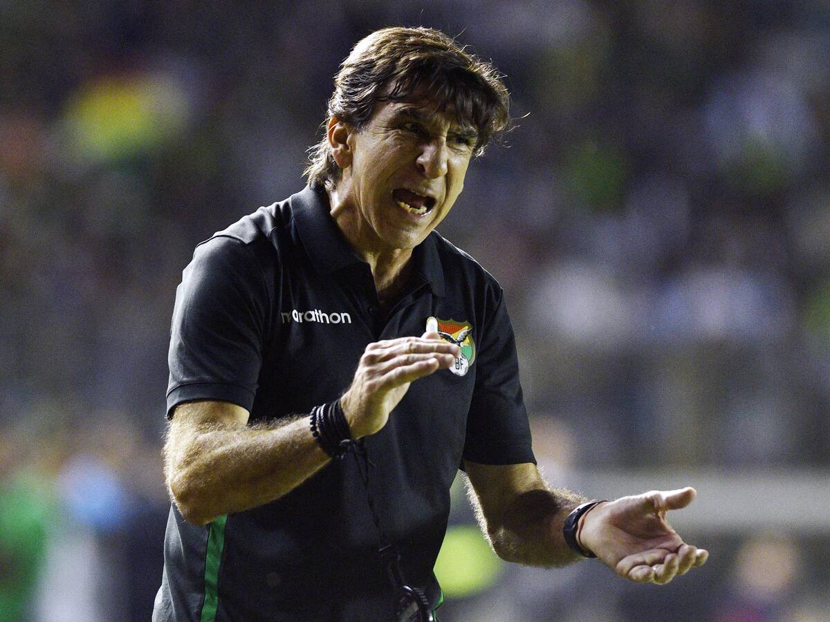 Gustavo Costas toma polémica decisión con Bolivia pensando en las Eliminatorias