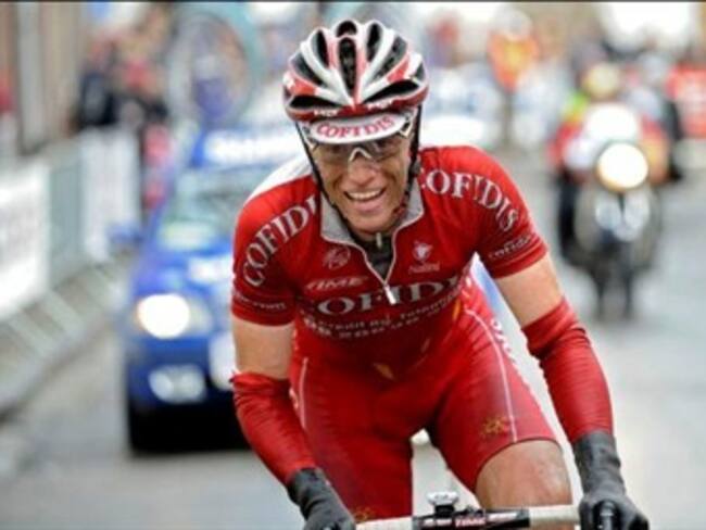 Leonardo Duque fue protagonista en el Tour de Francia pero al final perdió tiempo en la etapa