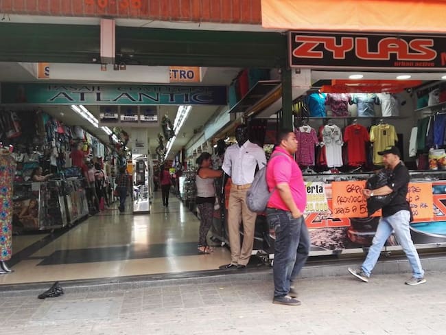 Comerciantes denuncian que combos están pidiendo el “aguinaldo” en Medellín