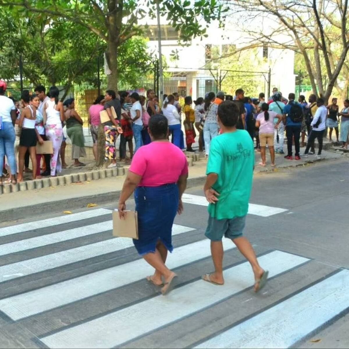 DATT demarca pasos peatonales e instala reductores en Ciudad de Bicentenario
