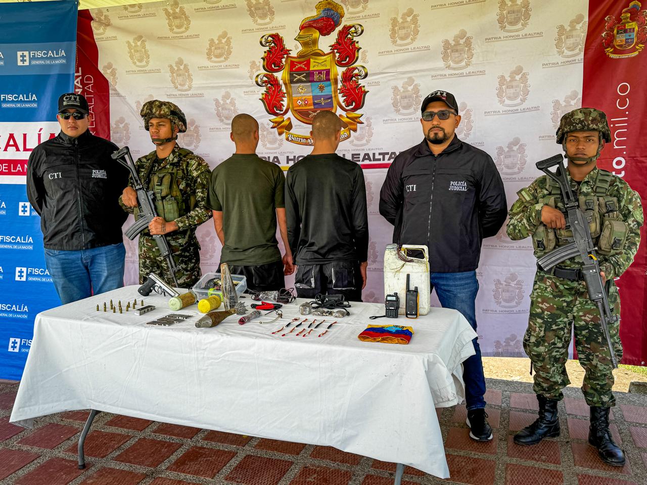 Integrantes del frente 18 de las disidenncias sometidos en Ituango- foto Cuarta Brigada del Ejército.