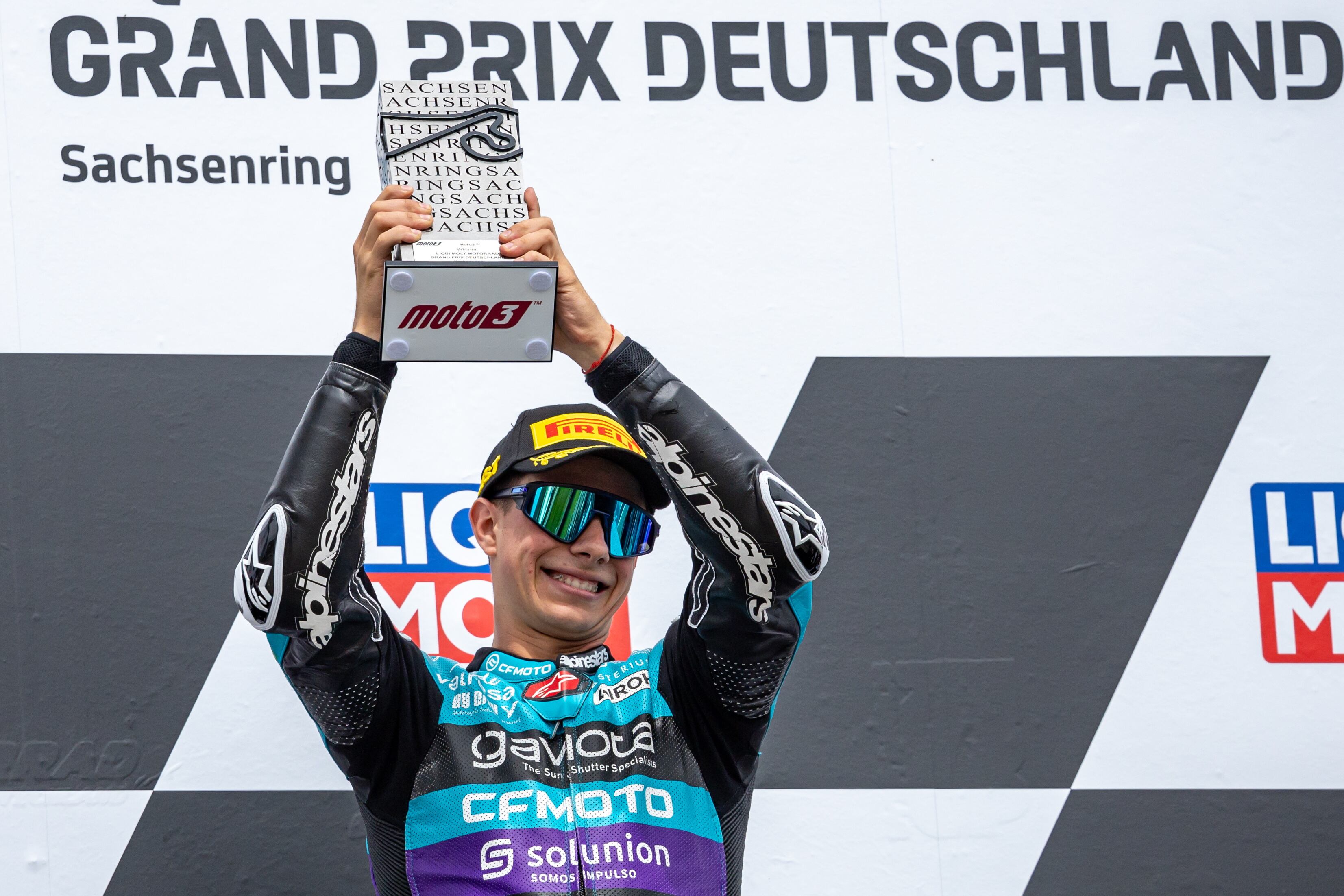 El colombiano es líder sólido de la Moto3 / EFE