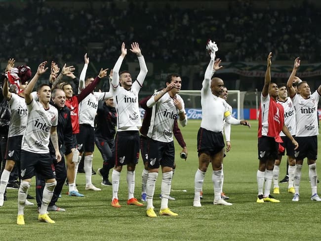 Los jugadores de Athletico Paranaense celebran la clasificación a la final de la Copa Libertadores.