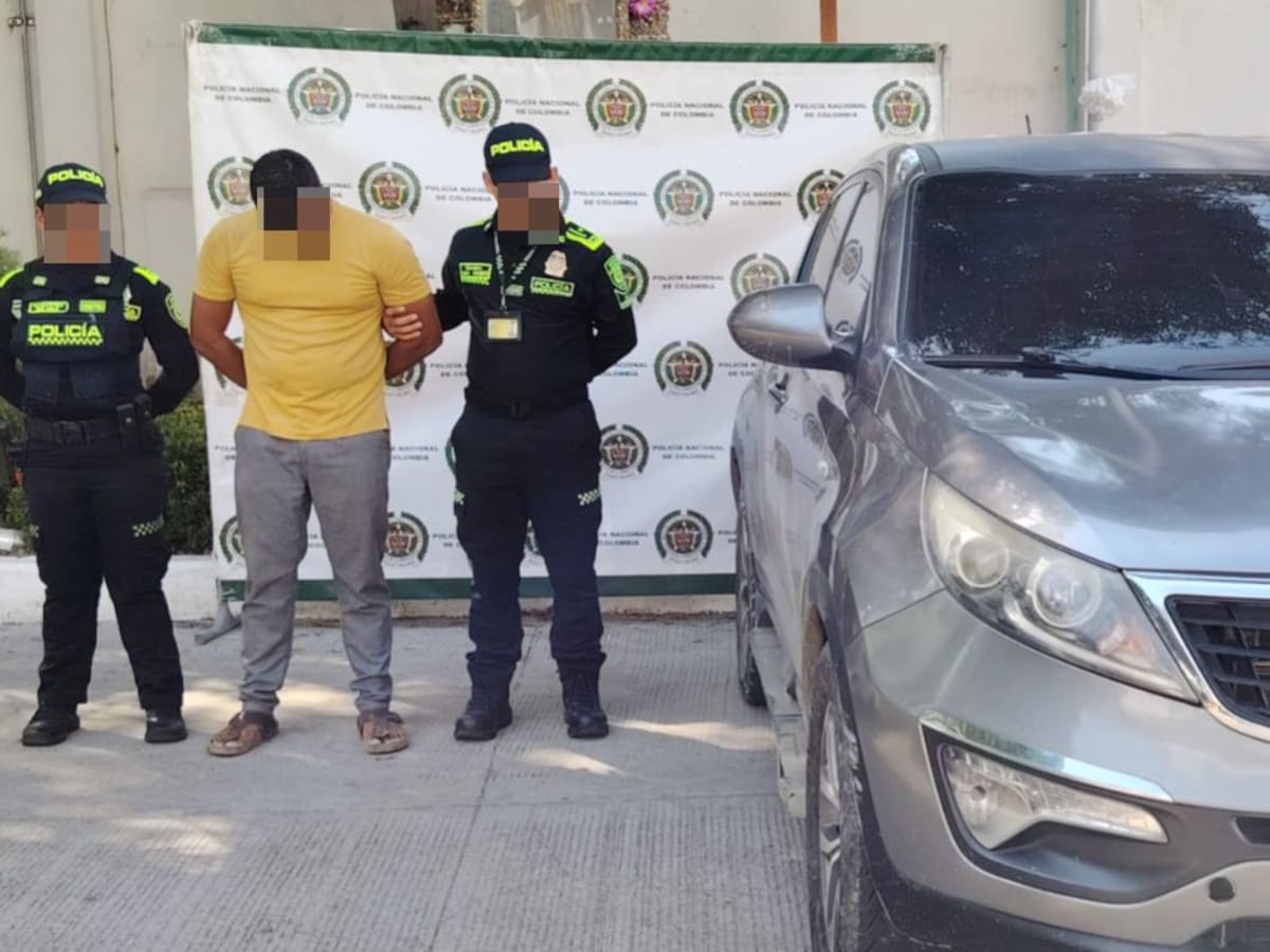 Policía capturó a hombre en Cartagena conduciendo un presunto vehículo ilegal