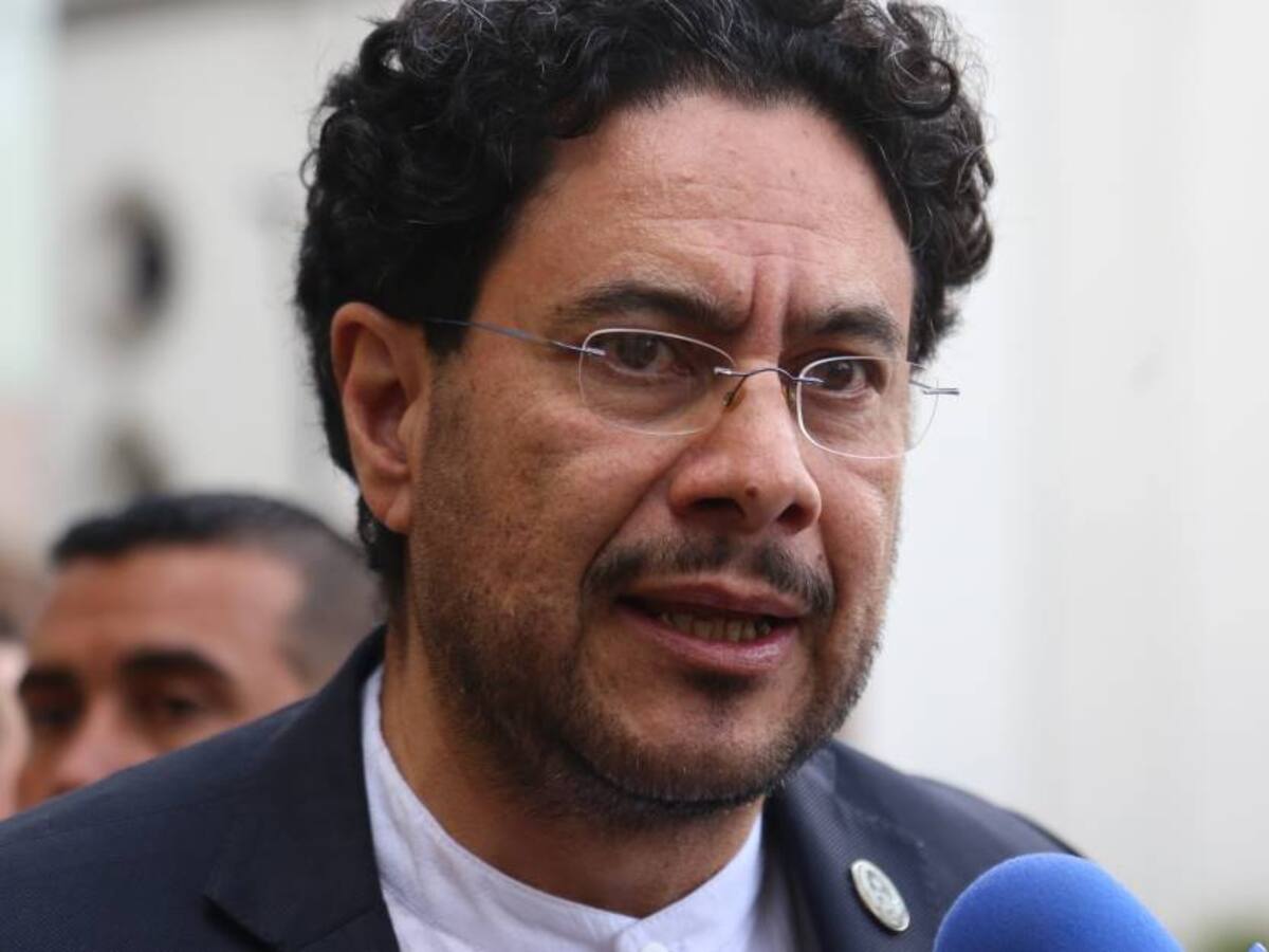 Espero no sea solo un ataque contra Petro: Iván Cepeda a participantes de debate