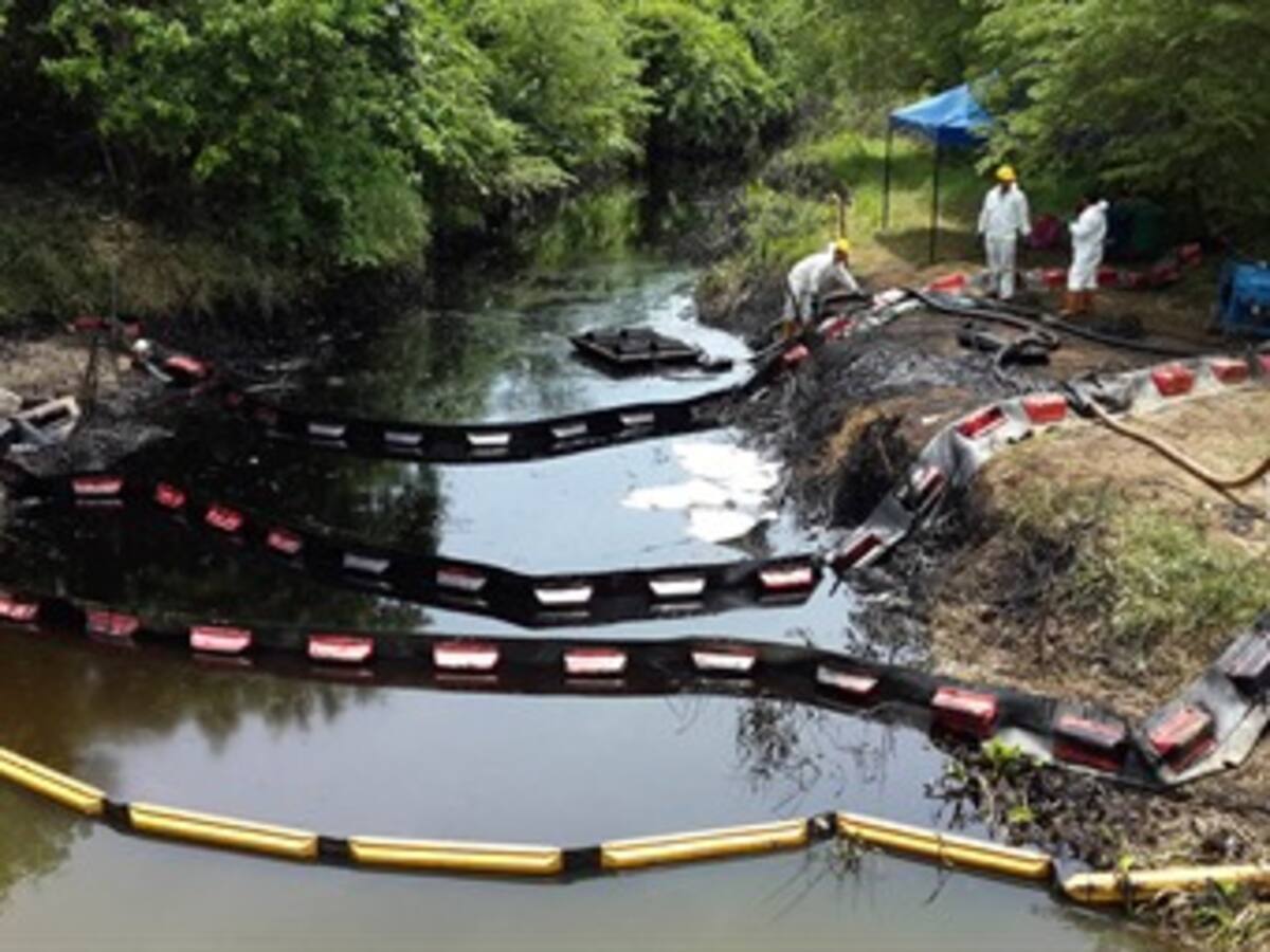 Gobierno vigila a implicada en derrame de sustancia que afectó a Cartagena