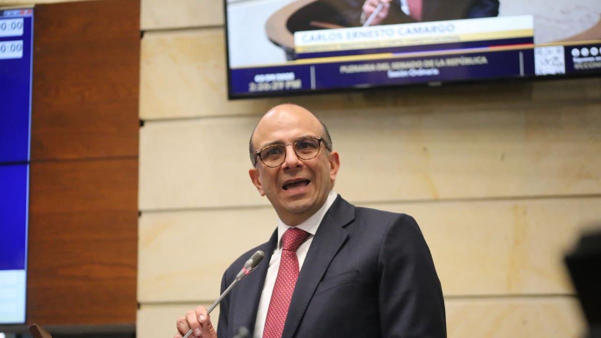 Juristas y organizaciones sociales demandan la elección de Carlos Camargo