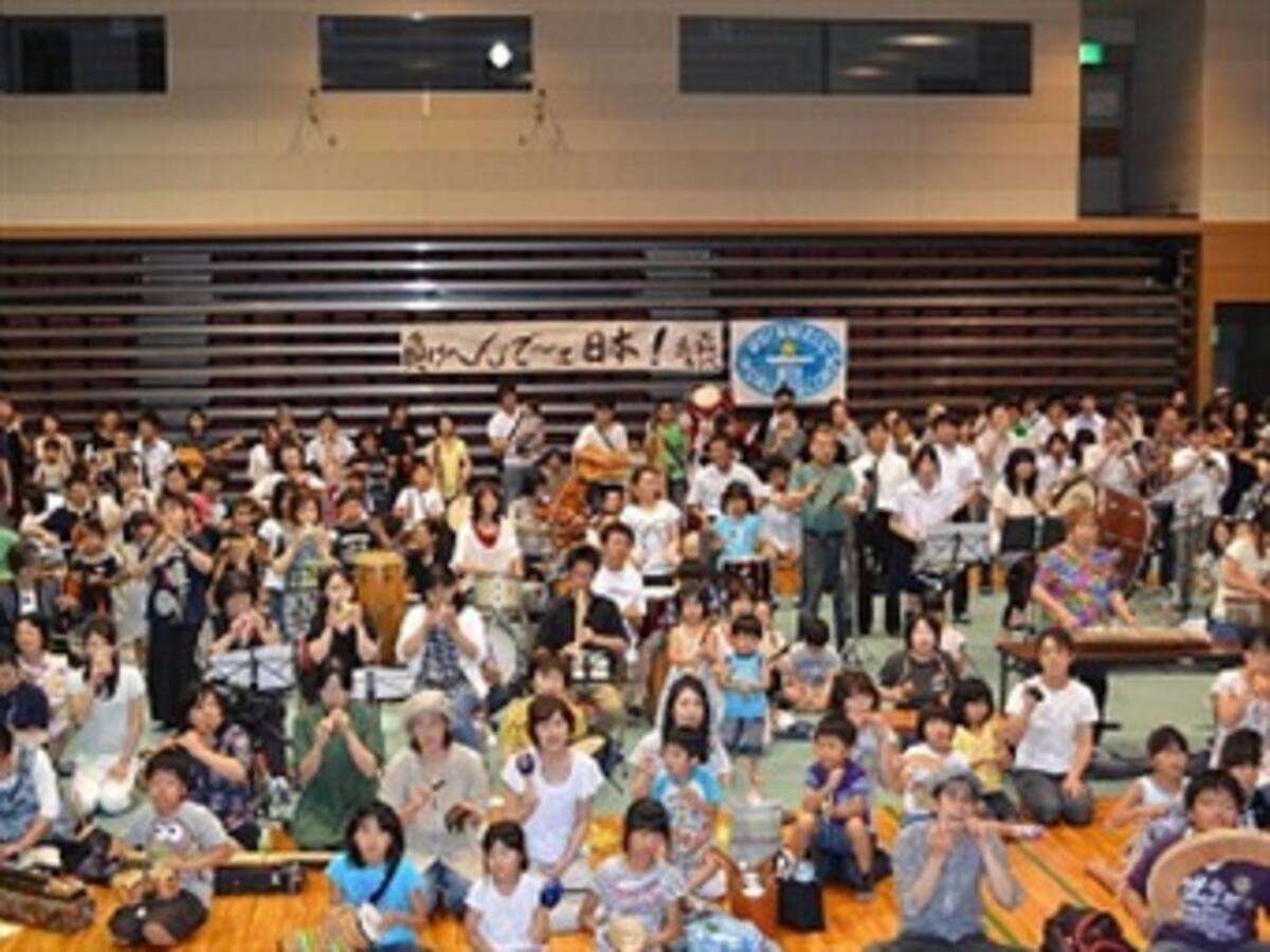 Un grupo de japoneses bate récord Guinness al tocar 181 instrumentos a la vez