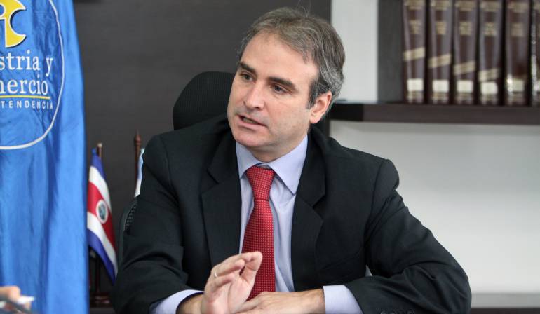 Superintendente de Industria y Comercio, Pablo Felipe Robledo.