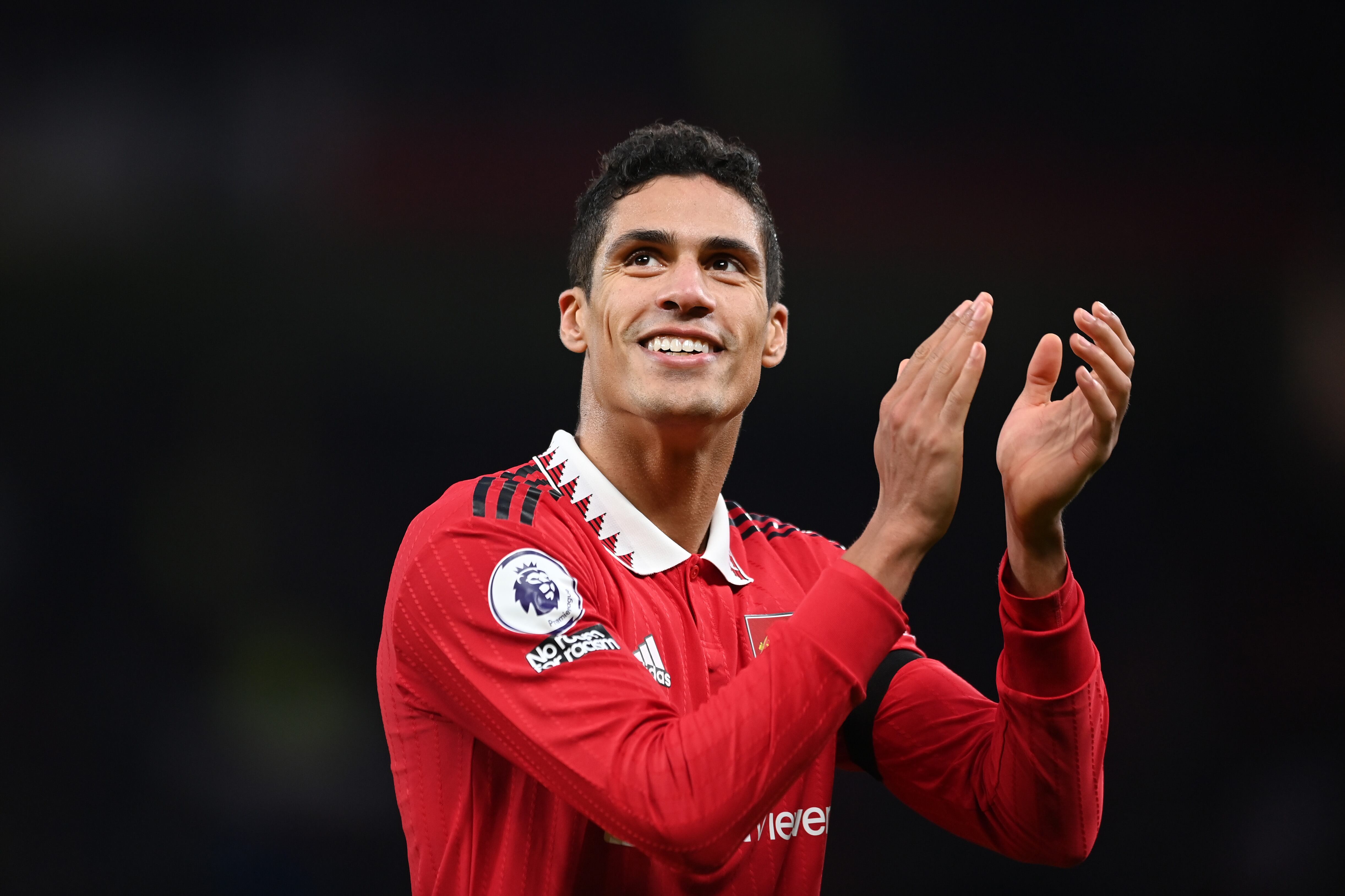 Raphael Varane, una de las figuras del Manchester United. (Photo by Michael Regan/Getty Images)