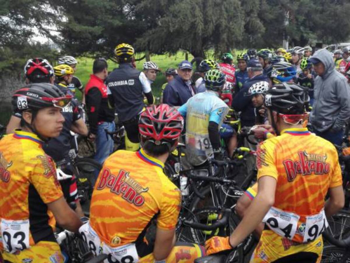 Más de 40 minutos estuvo paralizada la vuelta a Cundinamarca por falta de garantías de seguridad