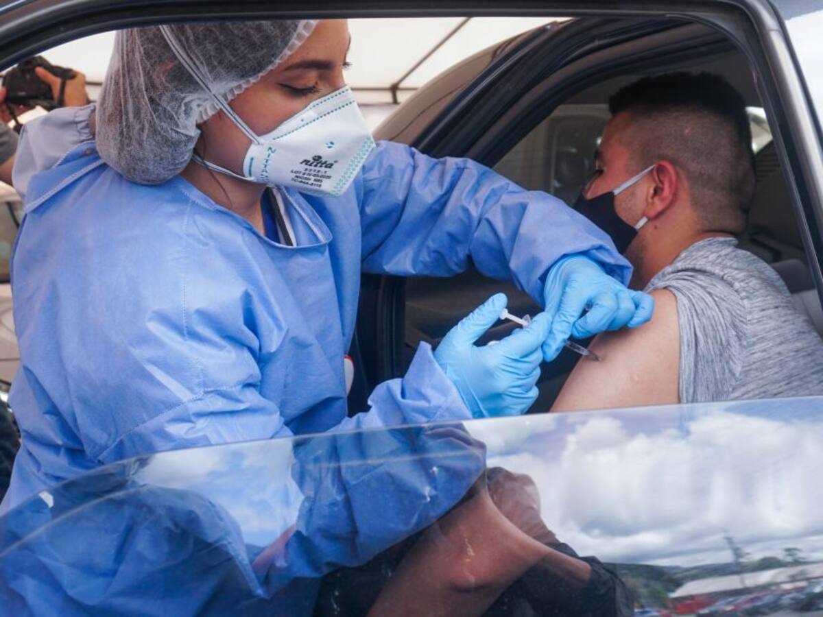 “No es suficiente con una, es importante aplicarse segunda dosis de vacuna"
