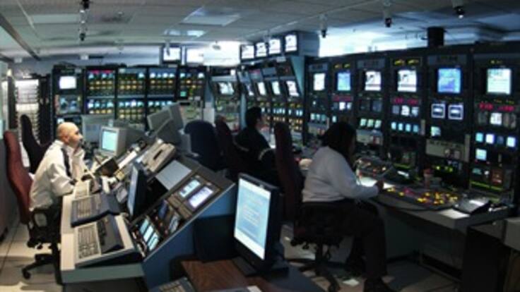 Sectores uribistas piden congelar adjudicación del tercer canal de televisión