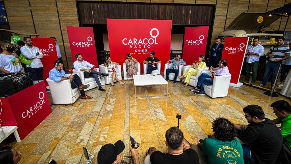 Así fue el debate con cuatro de los 16 candidatos a la Alcaldía de Bucaramanga. Foto: Caracol Radio.