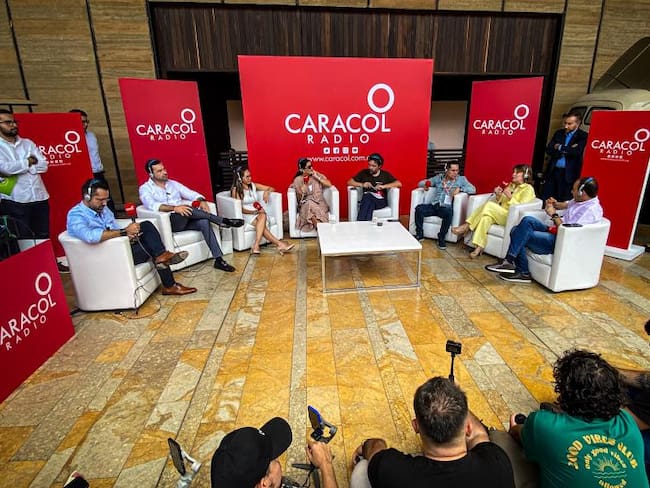 Así fue el debate con cuatro de los 16 candidatos a la Alcaldía de Bucaramanga. Foto: Caracol Radio.
