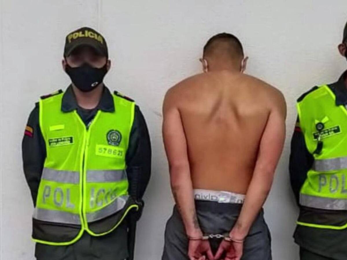 Hombre intentó lanzar a su hija desde un segundo piso en Pereira