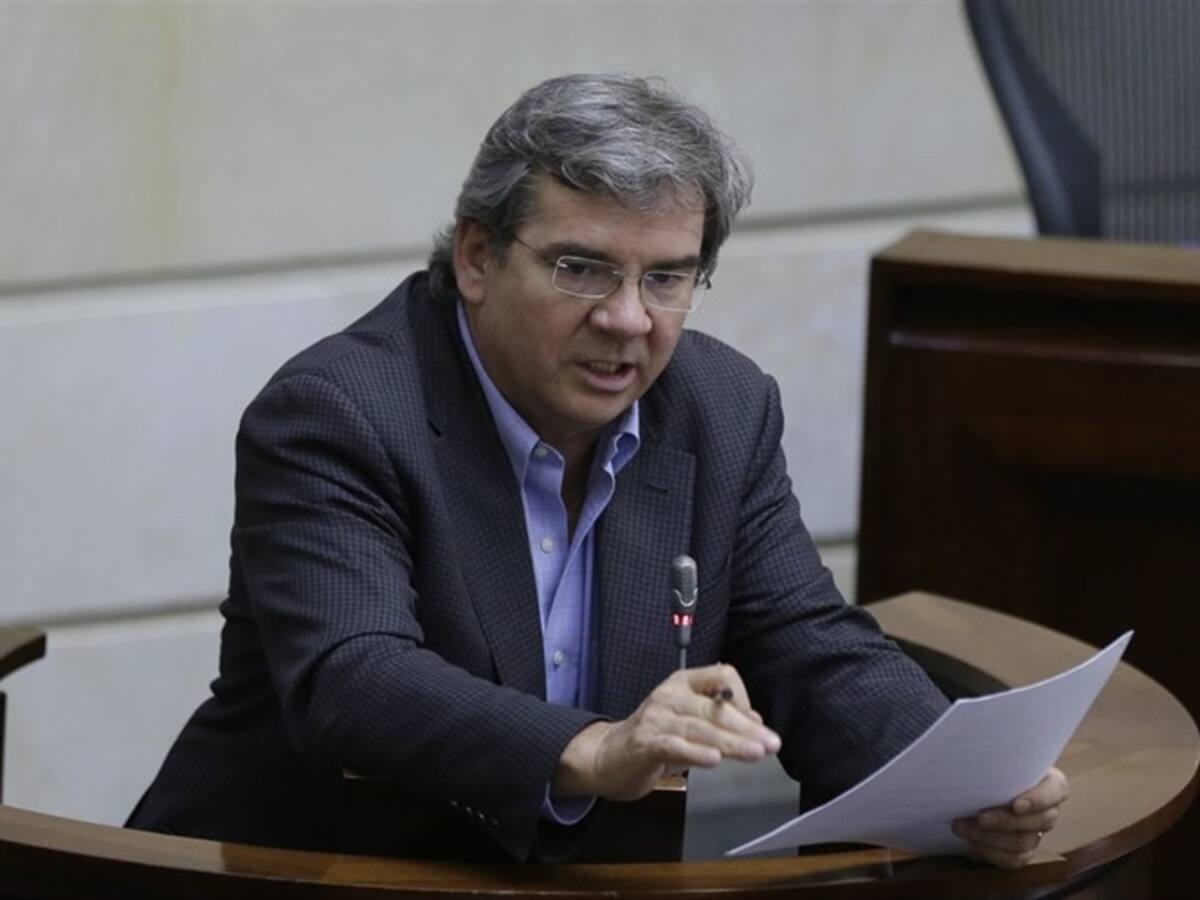 El Código de Policía no fue bien explicado: senador Germán Varón