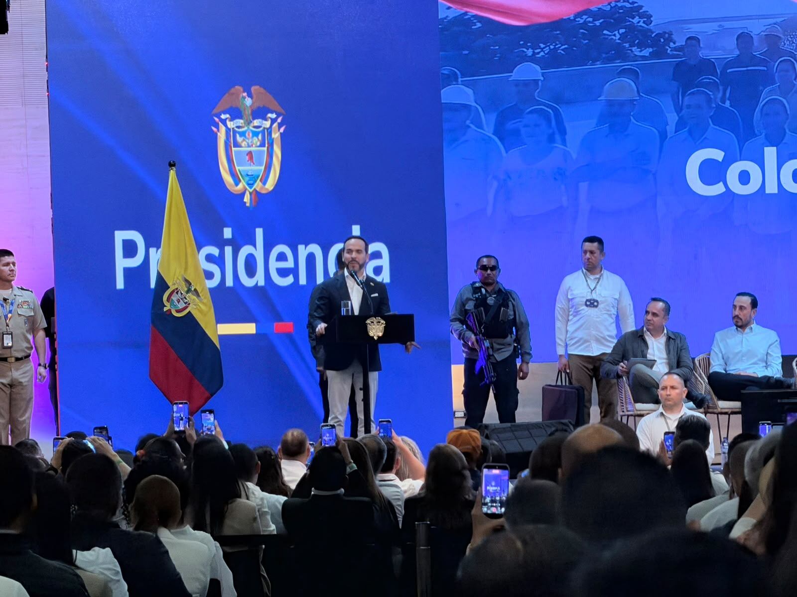 Fondo Milagro entra en operación, el presidente anuncia primeros recursos para reconstrucción tras el terremoto.