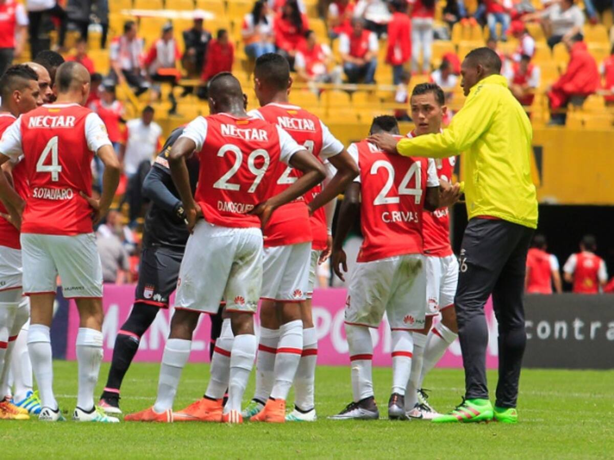 Independiente Santa Fe se instala en Asunción con 17 jugadores