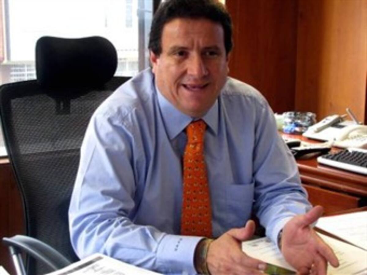 César Pastrana: Tenemos a un argentino, un paraguayo y un brasilero en carpeta