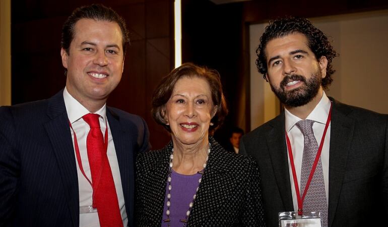 En la foto los hijos y la viuda de Luis Carlos Galán Sarmiento.