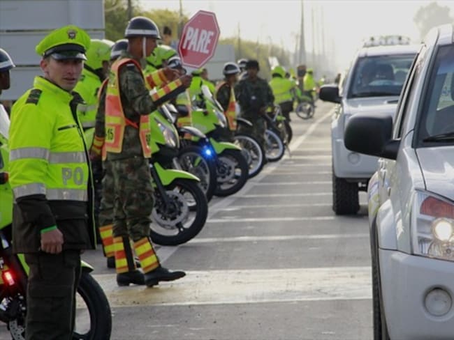 Policía instala doce puestos de control en Tolima durante el Plan Retorno