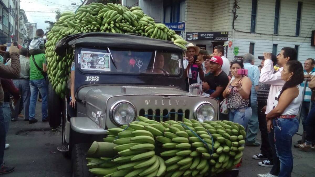 El yipao el carro por excelencia del pueblo paisa se dio cita en Calarcá