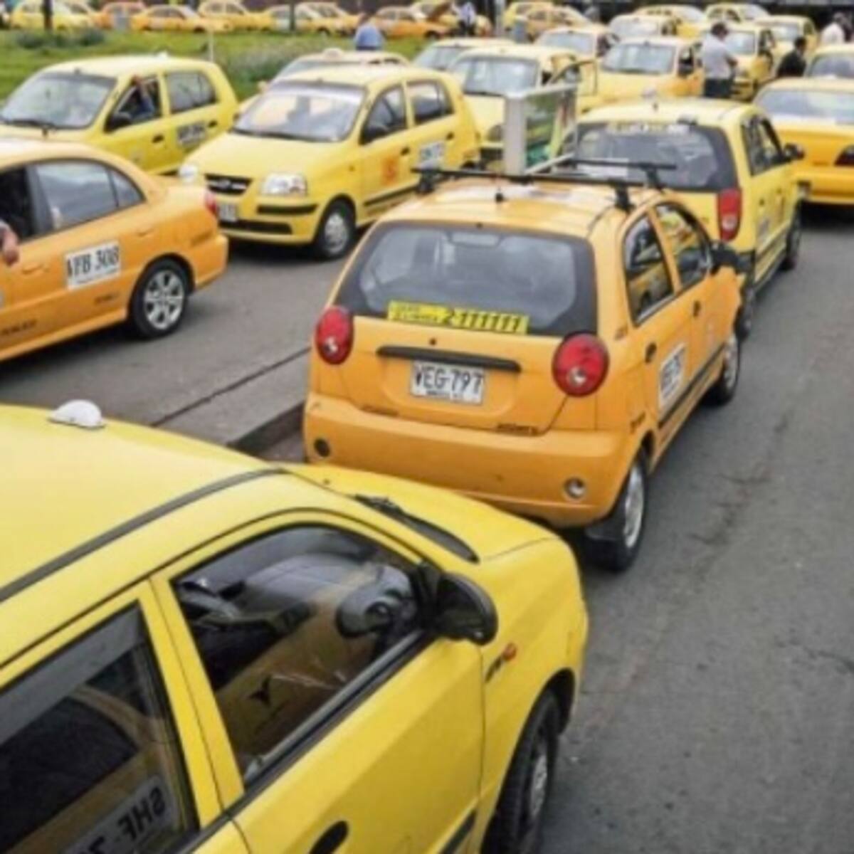 Taxistas en Bogotá anuncian paro para el próximo 22 de noviembre