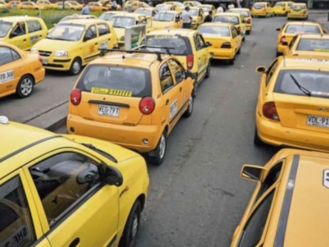 Taxistas en Bogotá anuncian paro para el próximo 22 de noviembre