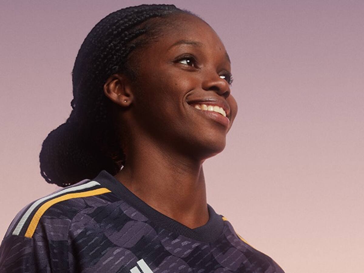 Así luce Linda Caicedo la camiseta alternativa del Real Madrid para la nueva temporada