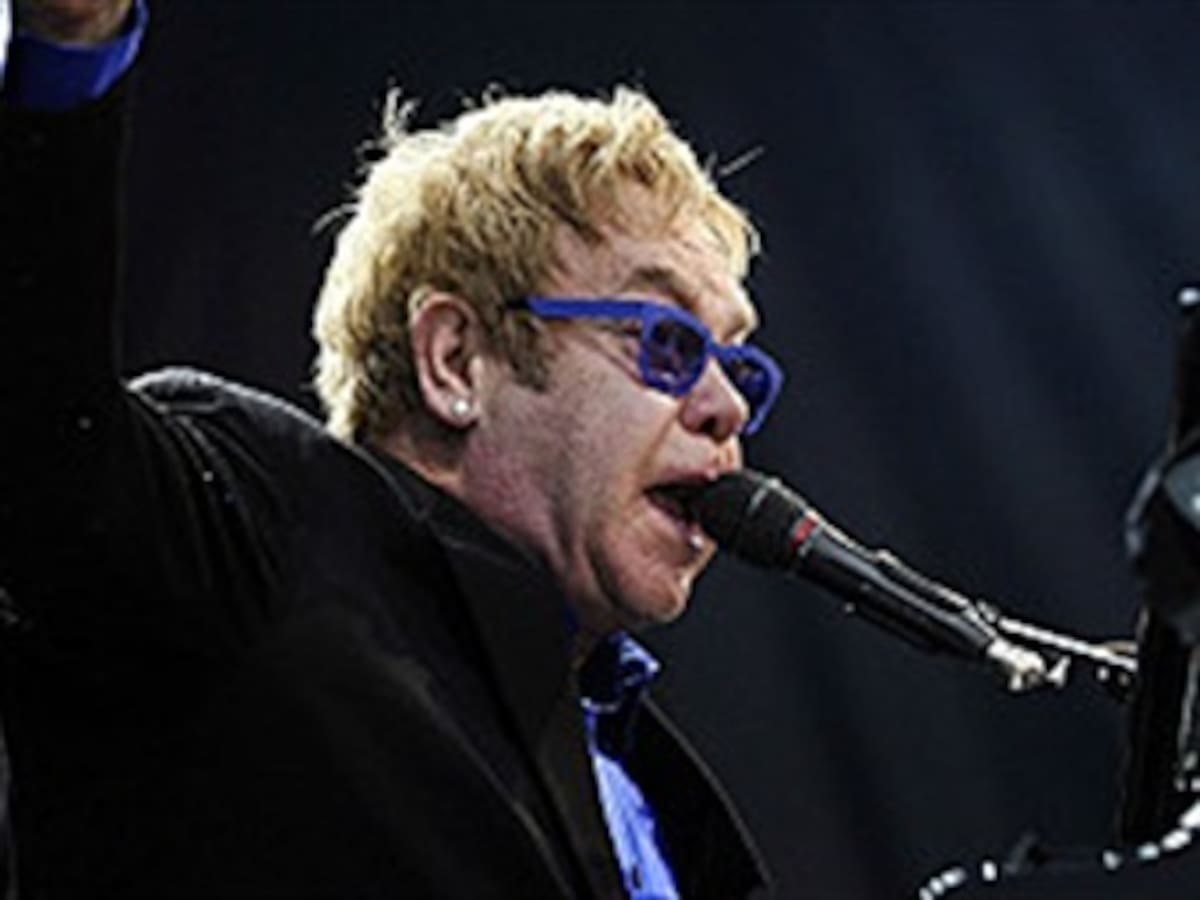 Elton John cancela gira por apendicitis