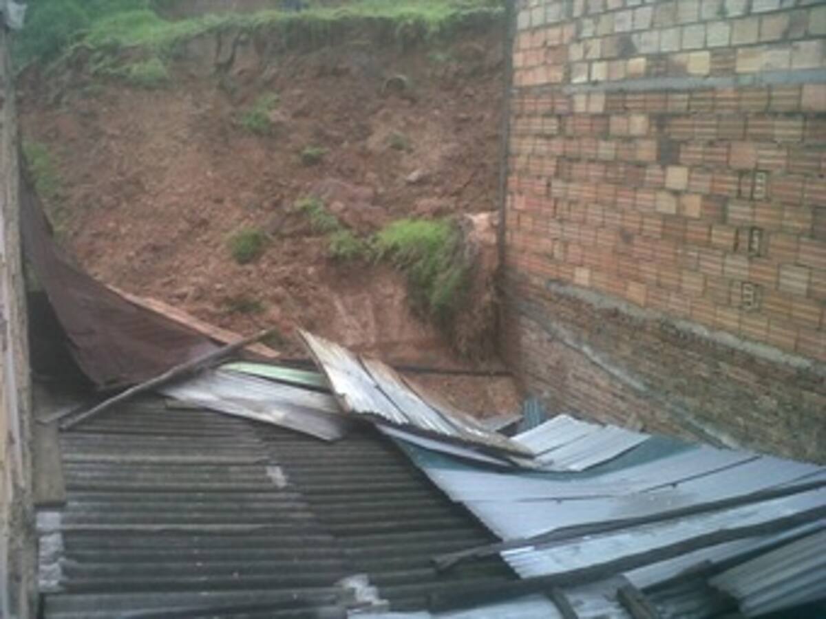 Distrito pide a los damnificados por deslizamiento que no vuelvan a sus hogares