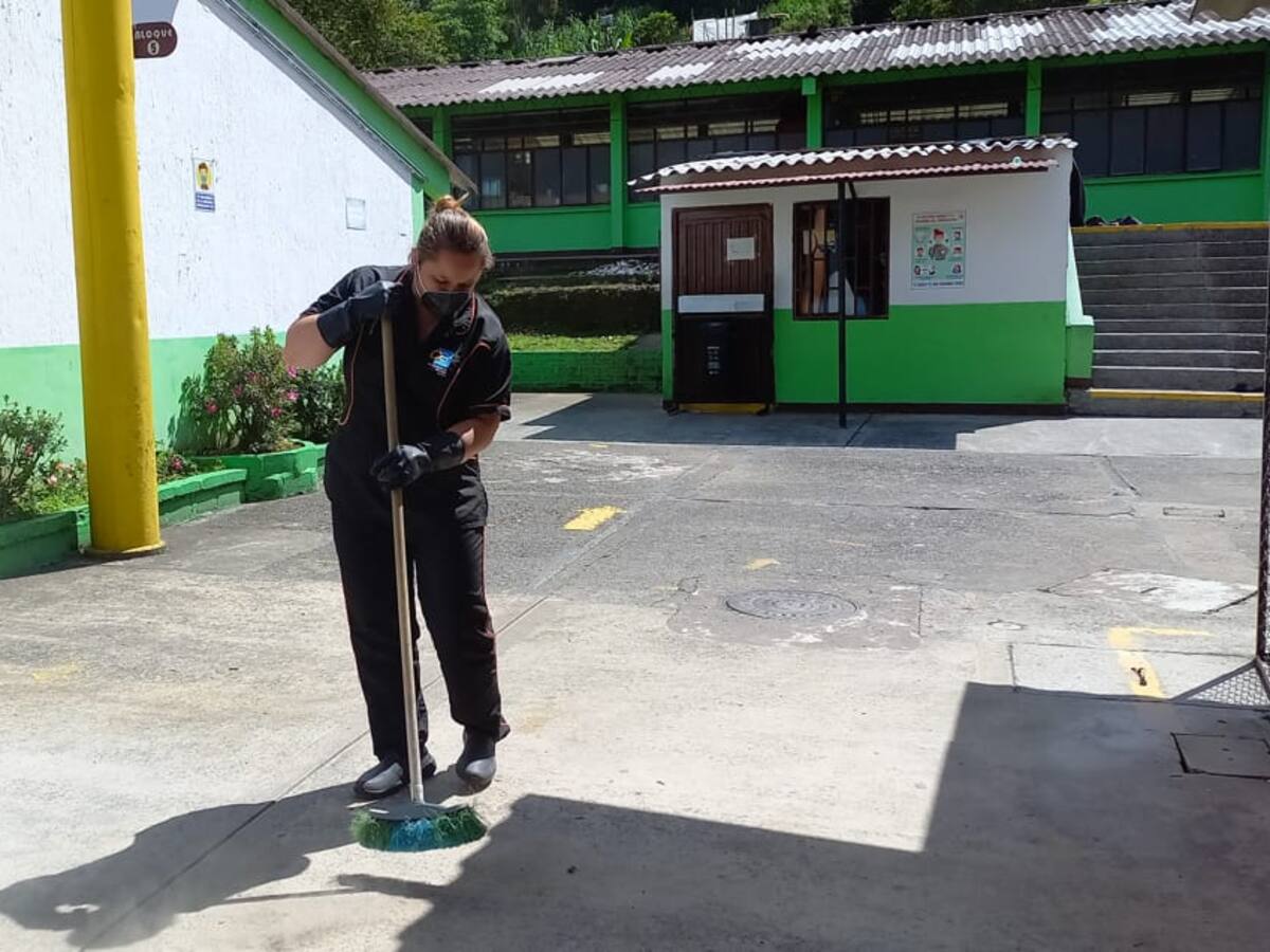 Listo el proceso para contratar personal faltante en colegios de Pereira