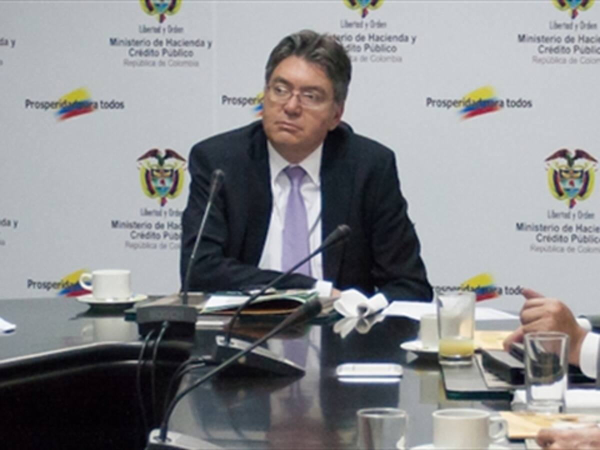 Minhacienda pide tranquilidad ante menor expectativa de crecimiento