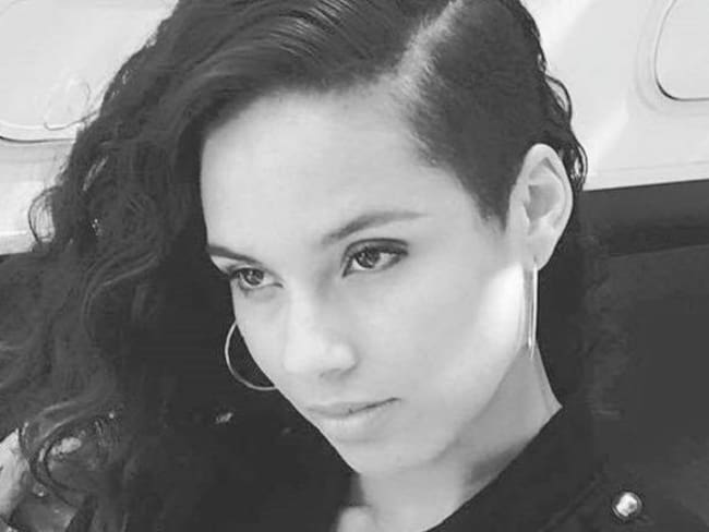 [Fotos] Alicia Keys demuestra que sin una gota de maquillaje se puede ser bonita