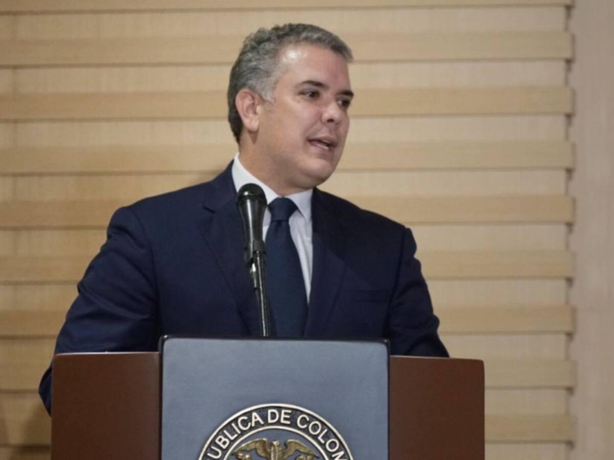 Sería irresponsable ofrecer más a los estudiantes: Duque