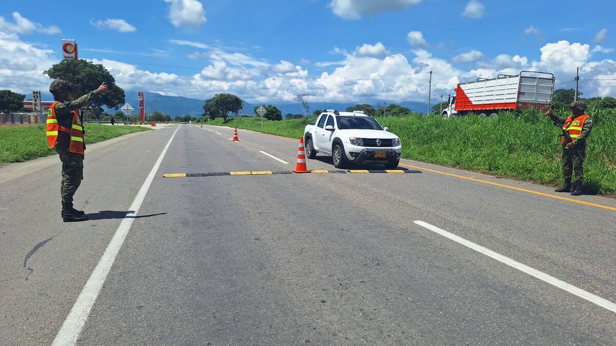 Ejército garantiza la seguridad en el plan retorno en Santander con 20 puestos de control