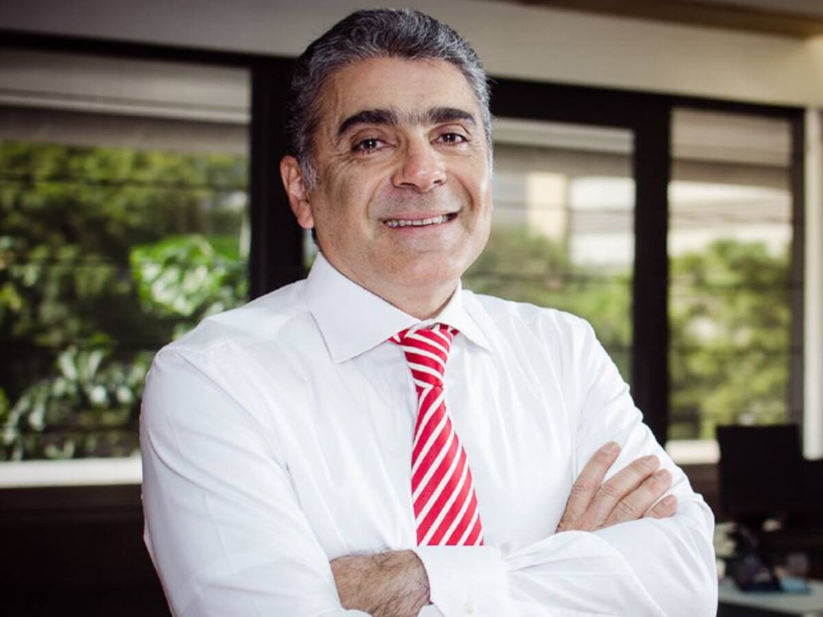 Tras 40 años de trabajo, David Bojanini deja la presidencia del Grupo Sura