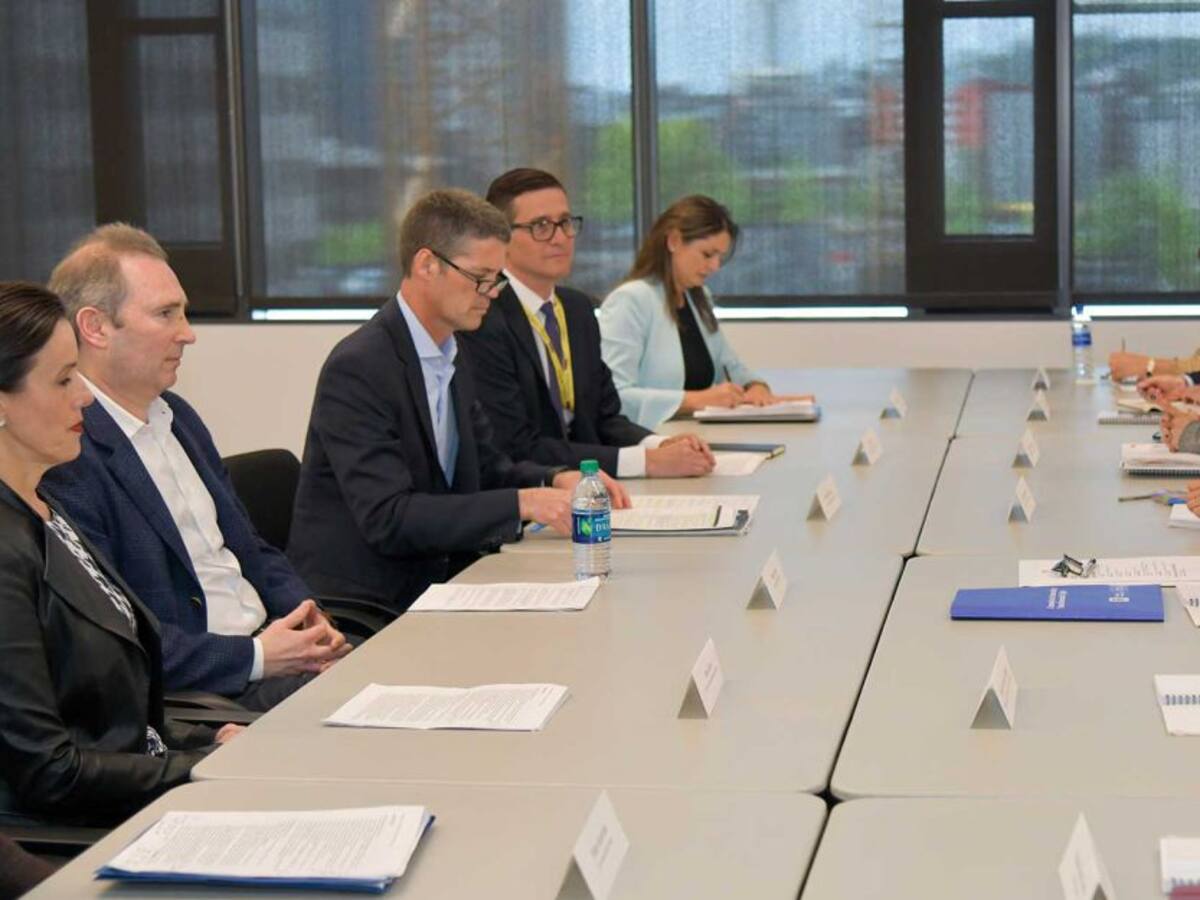 Amazon confirma su interés de seguir invirtiendo en Colombia