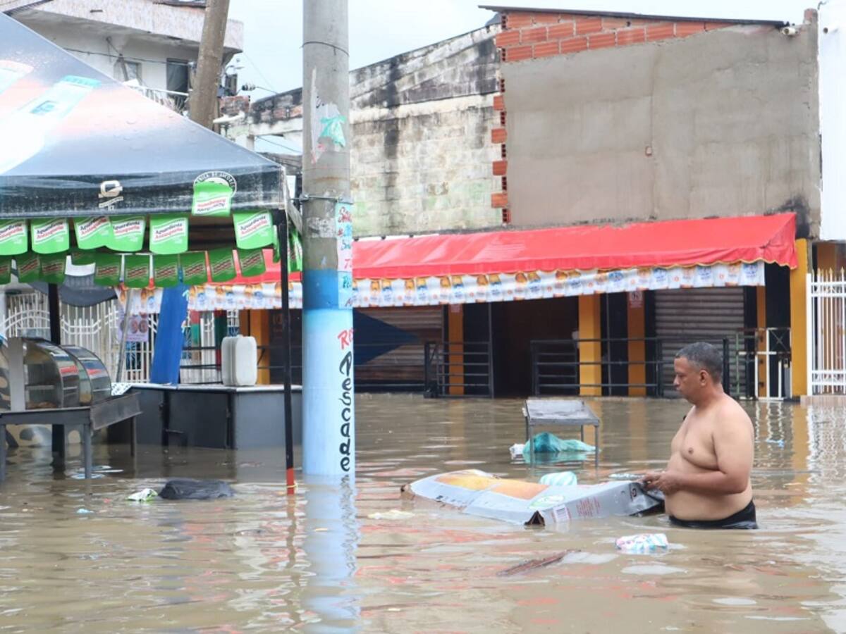 “No hemos recibido ayuda y son más de 500 familias afectadas”: vecinos de Las Palmeras