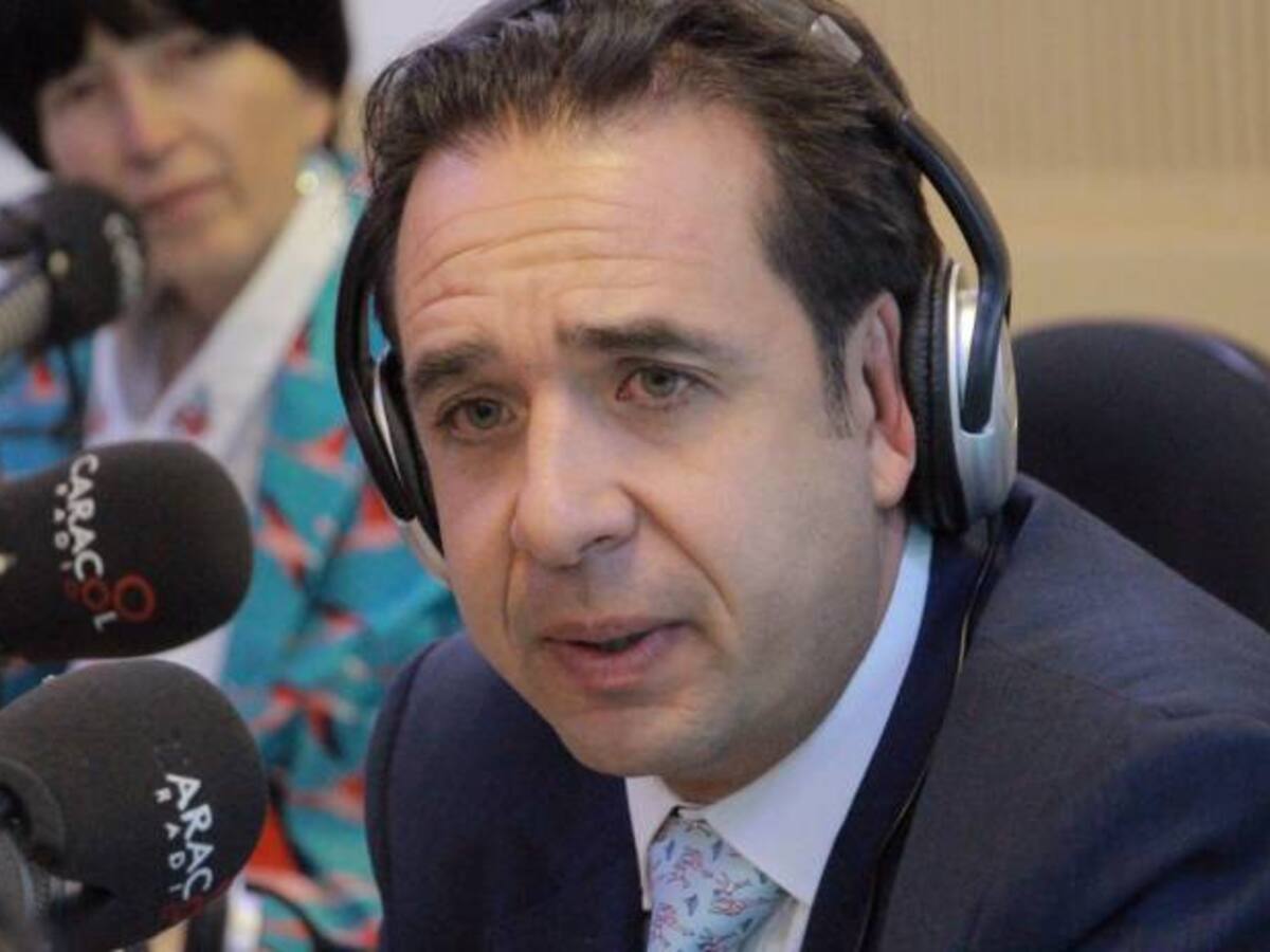 El presidente Santos se la jugó por la experiencia y la confianza: Estrada