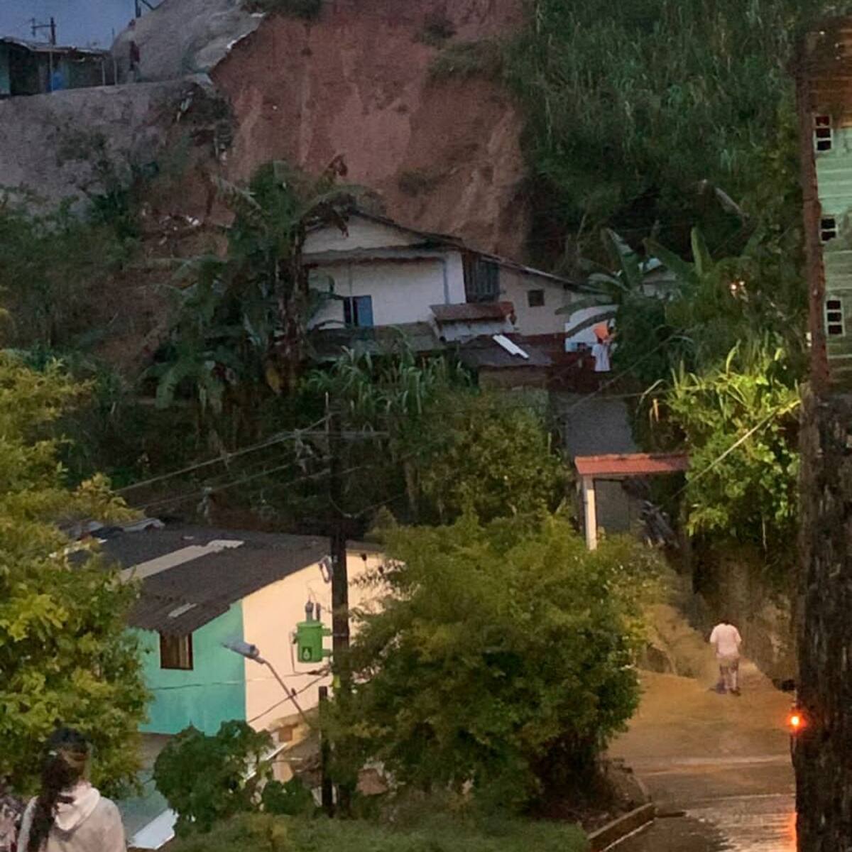 Dos mujeres fueron rescatadas de dos deslizamientos de tierra en Anorí, Antioquia