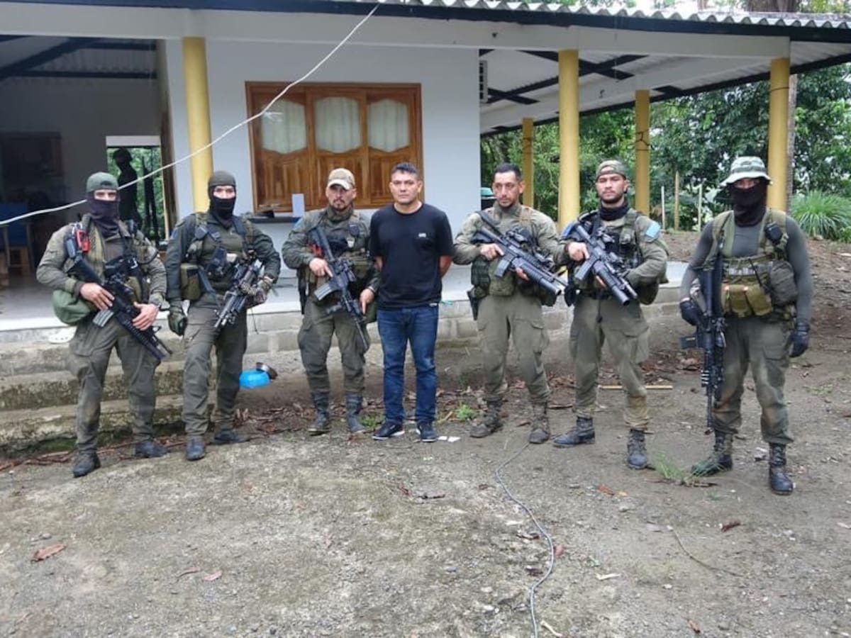 Petro anuncia captura de jefe de envíos de cocaína al exterior del Clan del Golfo