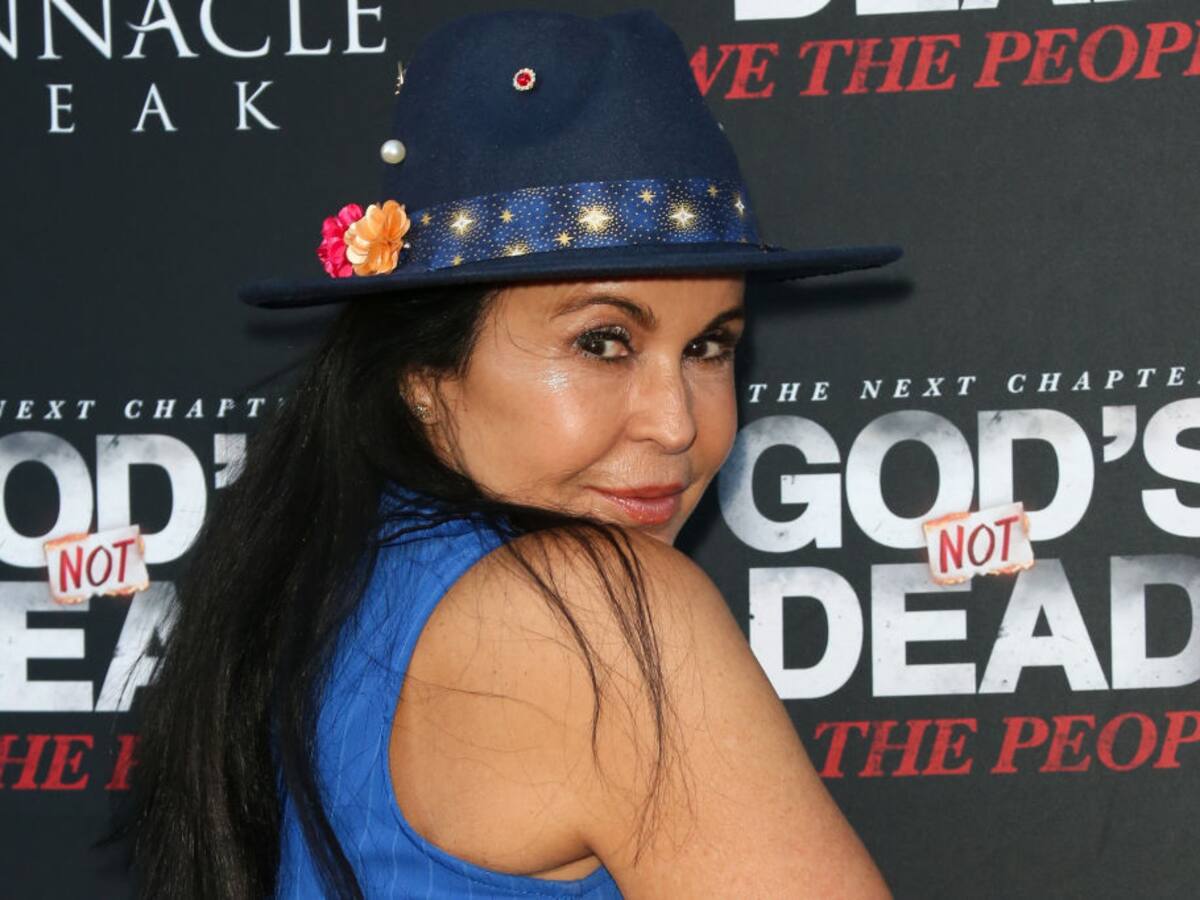 María Conchita Alonso transforma “Acaríciame” en salsa junto a la Sonora Santanera