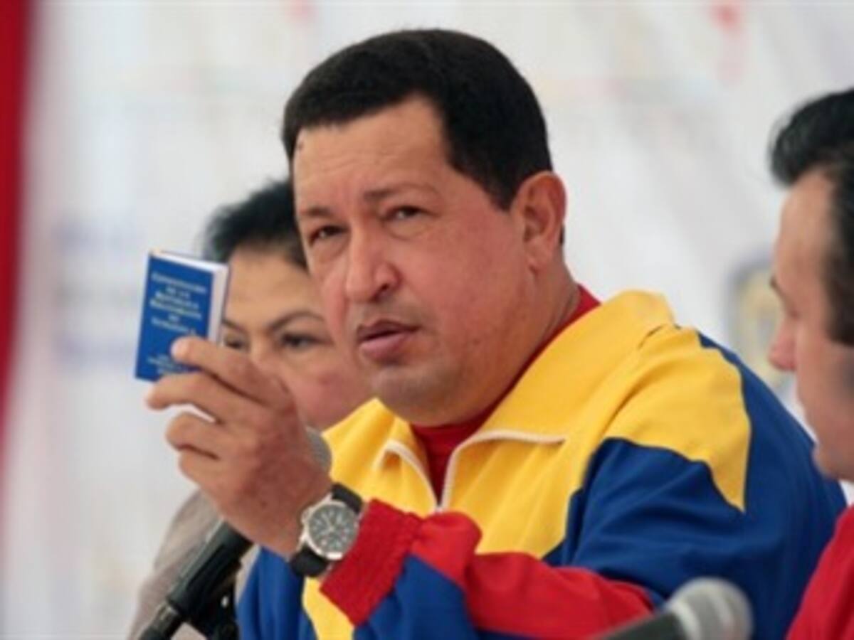 Estacionario querría decir que el presidente Chávez no ha mejorado, ni empeorado: expertos