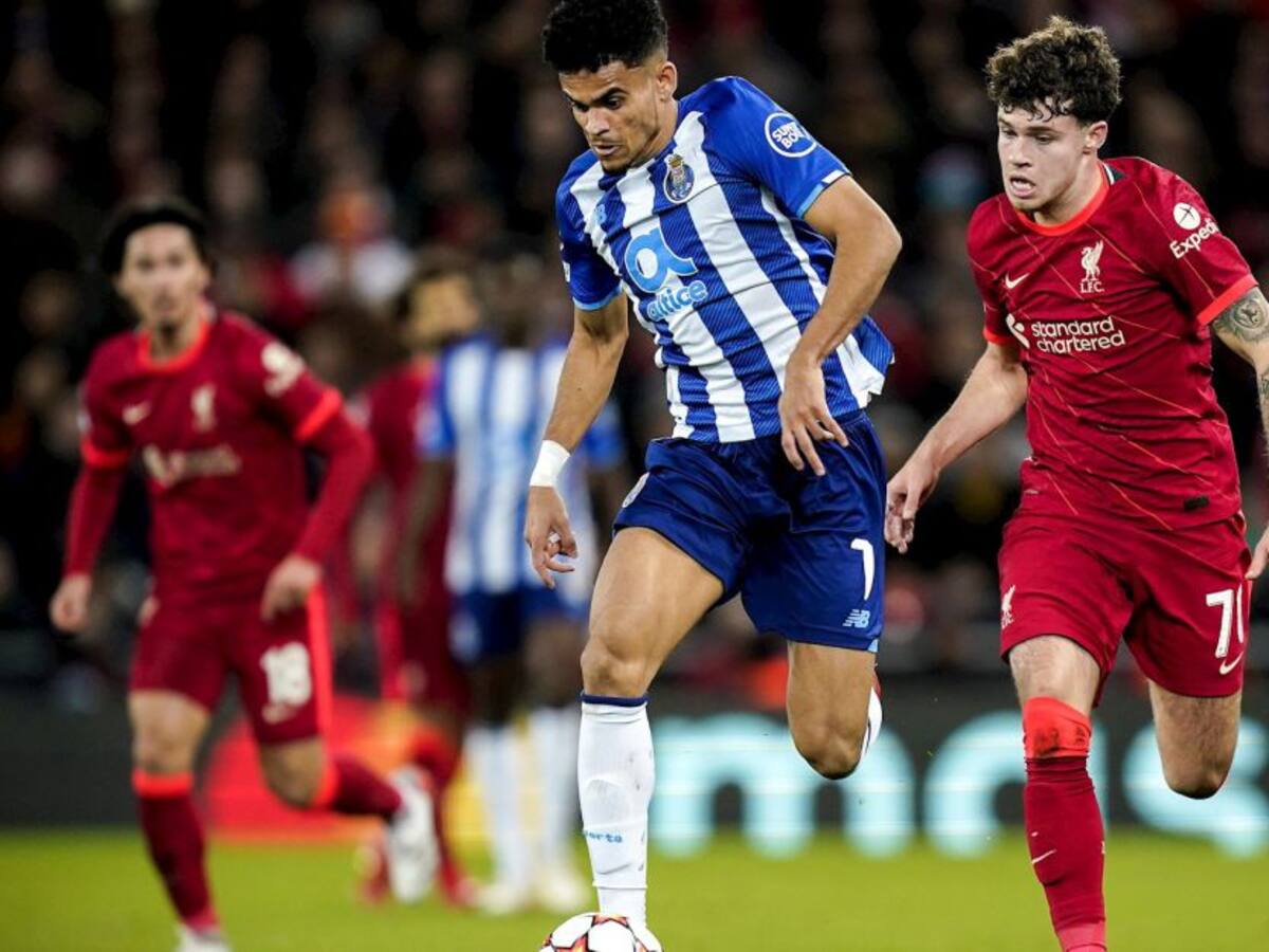Con Díaz y Uribe, Porto cayó en Anfield, pero sigue segundo en su grupo