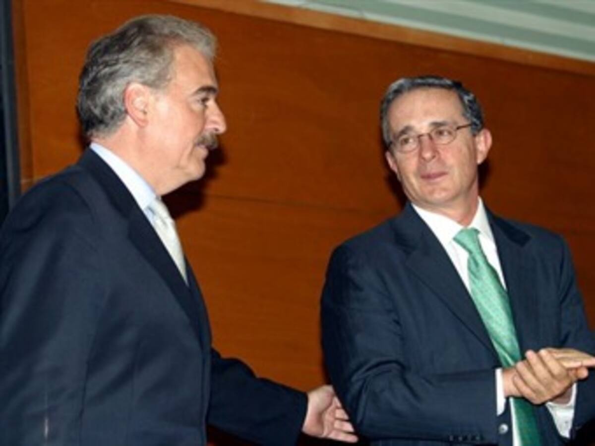 Pastrana – Uribe es un encuentro de expresidente y candidato: Mininterior